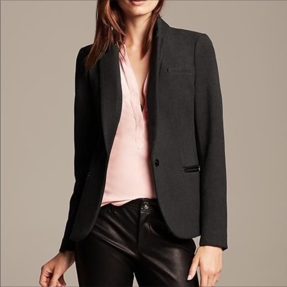 Banana Republic Jackets & Blazers - Banana Republic Faux Trim Blazer Size 4
